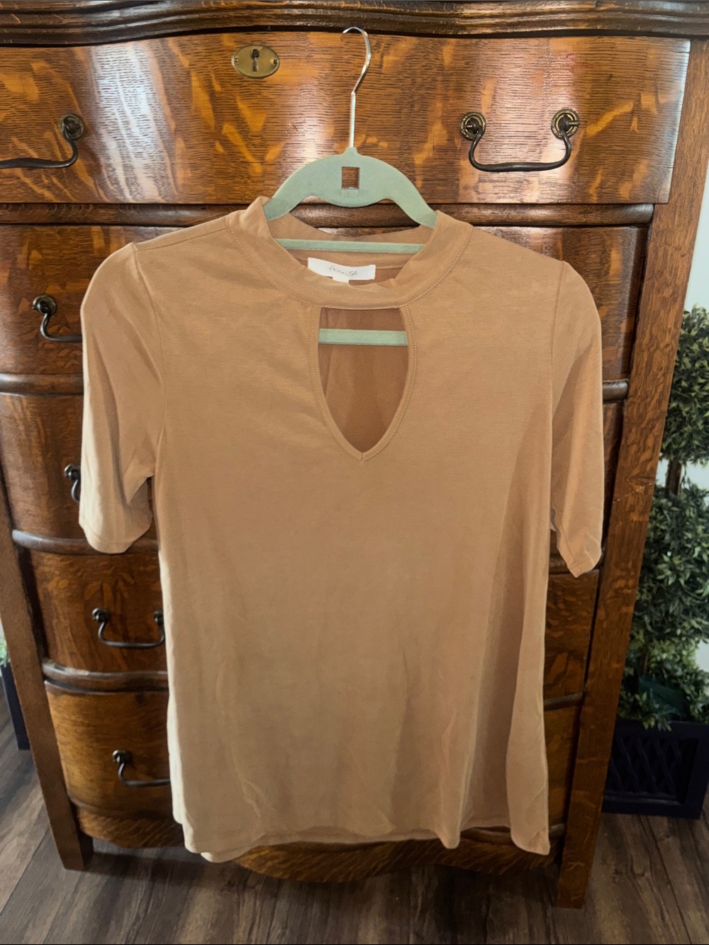 Active USA Women's Short-Sleeve Keyhole Top - Tan